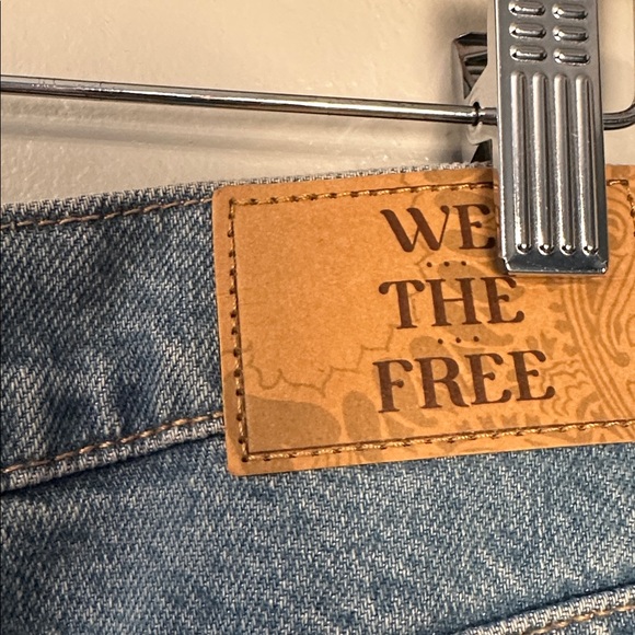 Free People Final Countdown Cuffed Low Rise Jeans We The Free to the Wire  31 - Picture 5 of 11